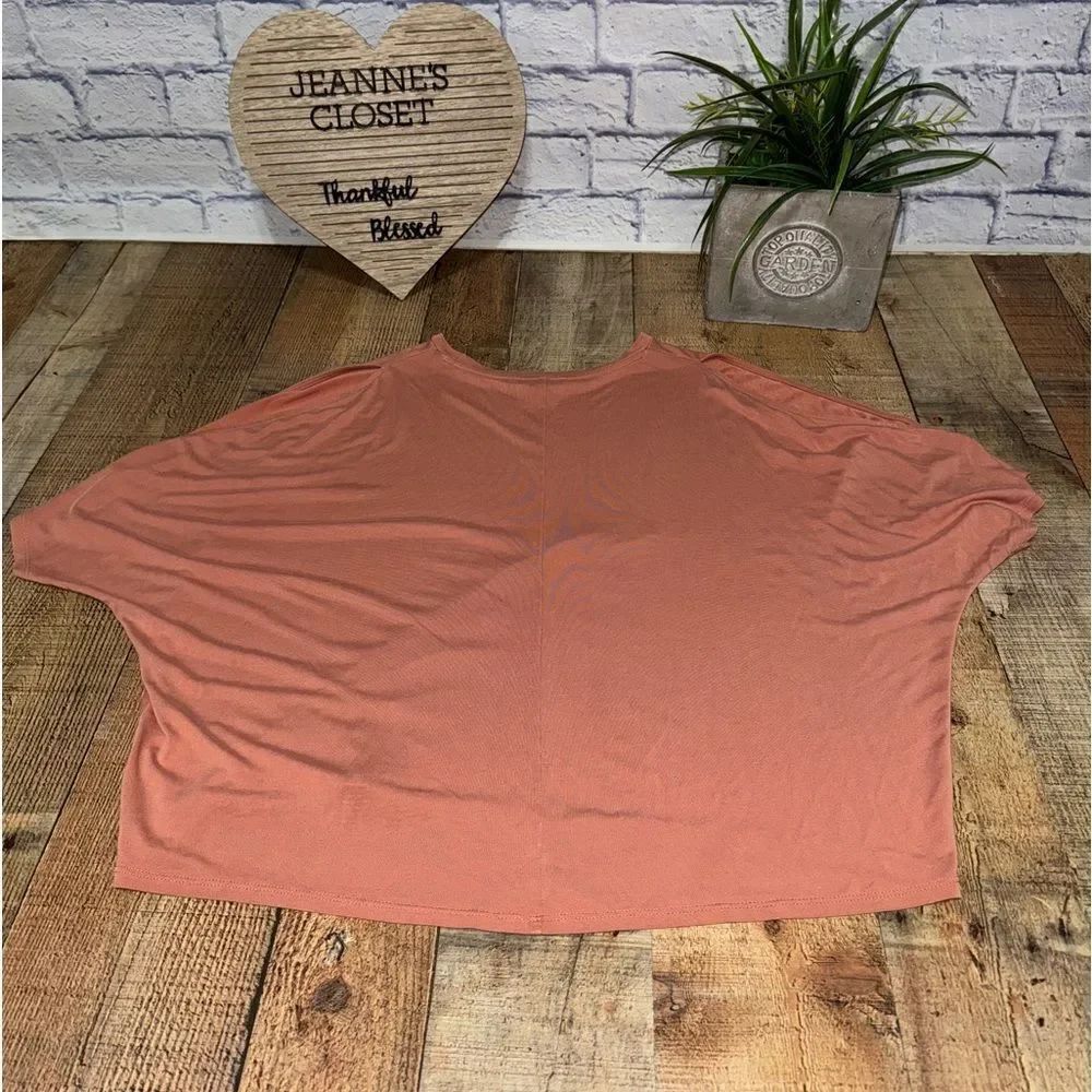 💜 Express cold shoulder cropped blouse - Picture 5 of 11
